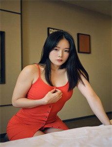一面亲上边一面膜下奶的-强奸女教师
